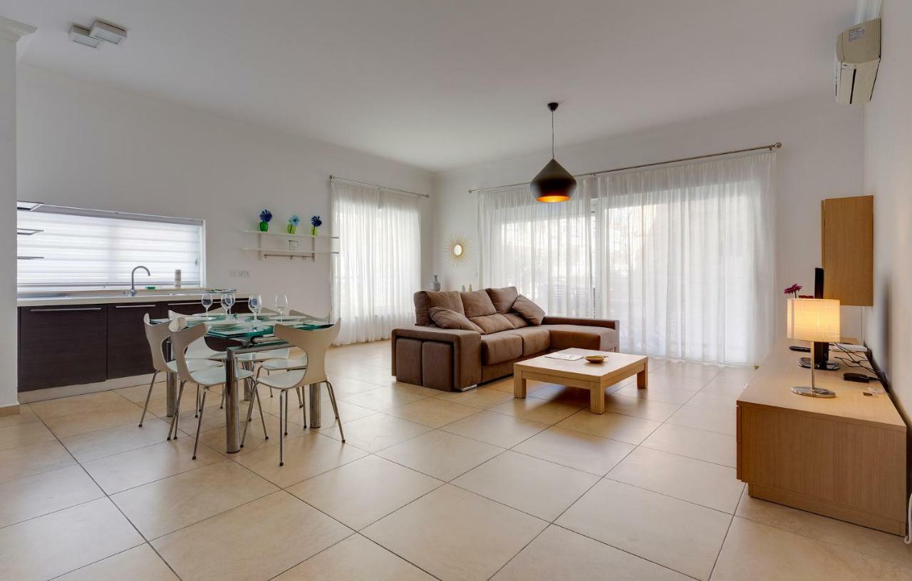 Apartment In Fort Cambridge With Pool سليمة المظهر الخارجي الصورة